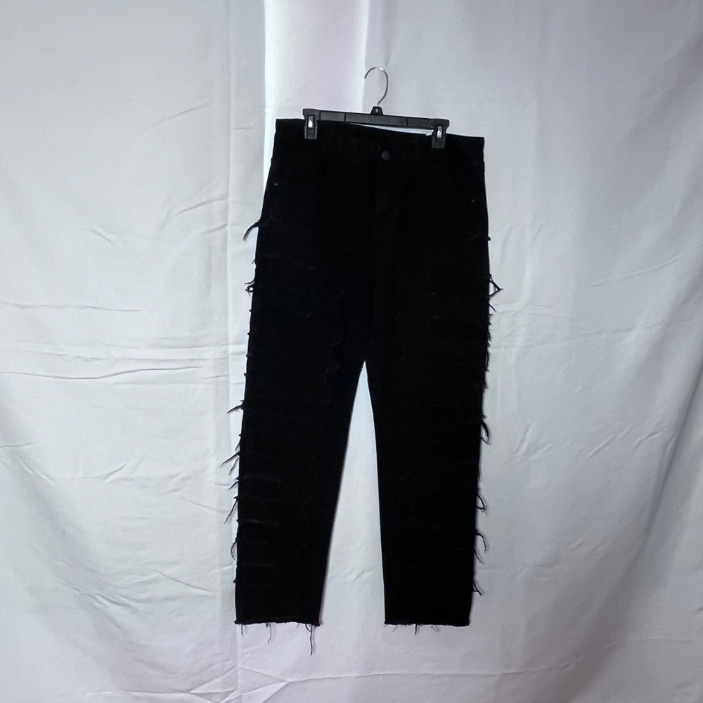 Stylish Black Distressed Men Jeans - Picture 3 of 6
